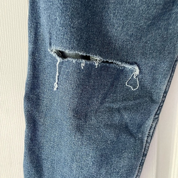 Stylish Ombre Ripped Jeans - Picture 2 of 9